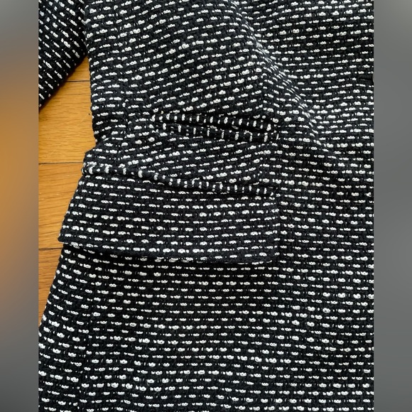 Black & White Tweed Banana Republic Blazer- Size 4 - Picture 2 of 10